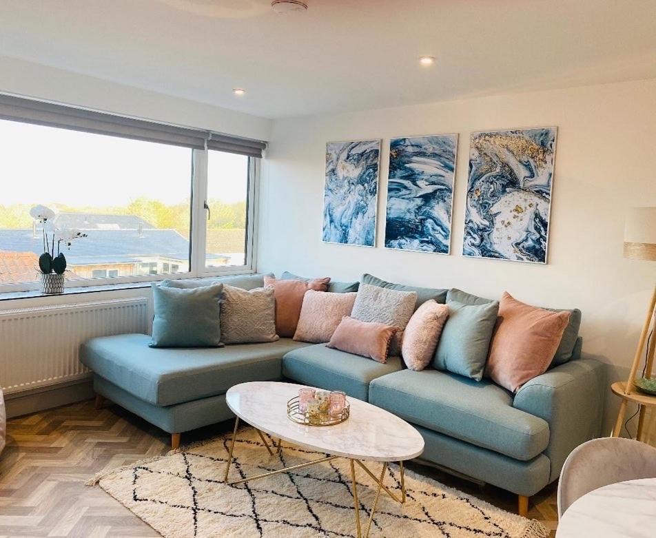 Lees Lookout Holt ,2 Bedroom Luxury Apartment With Private Parking المظهر الخارجي الصورة