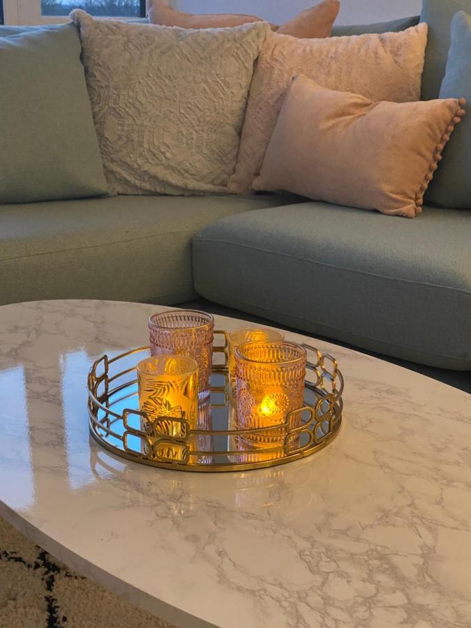 Lees Lookout Holt ,2 Bedroom Luxury Apartment With Private Parking المظهر الخارجي الصورة