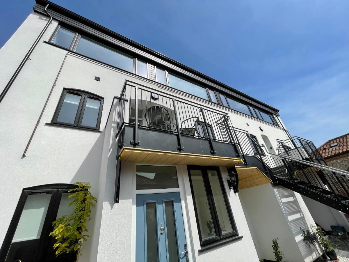 Lees Lookout Holt ,2 Bedroom Luxury Apartment With Private Parking المظهر الخارجي الصورة