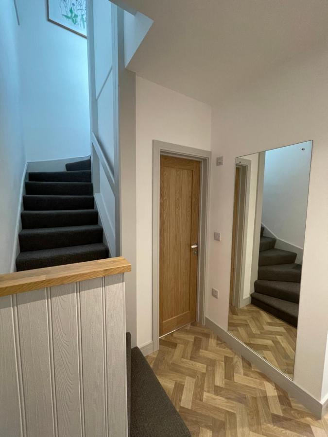 Lees Lookout Holt ,2 Bedroom Luxury Apartment With Private Parking المظهر الخارجي الصورة