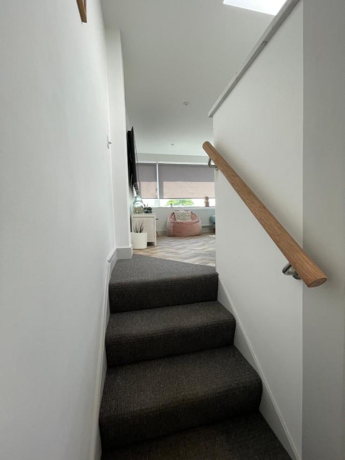 Lees Lookout Holt ,2 Bedroom Luxury Apartment With Private Parking المظهر الخارجي الصورة